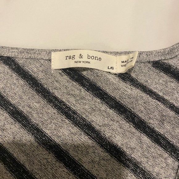 Rag and Bone stretchy long sleeve V neck - Picture 2 of 3
